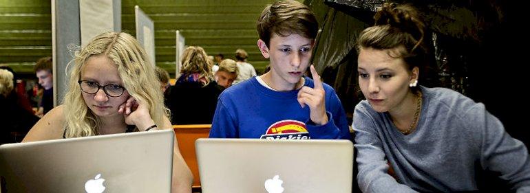 Skoler sætter digital dannelse på skoleskemaet efter flere sager