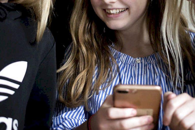 Skolers mobilregler har uventet gevinst for det sociale